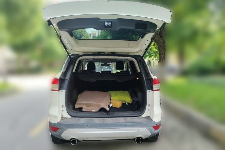 Used Ford Kuga 2013 1.6L GTDi Two-Wheel-Drive Trend Model Trunk