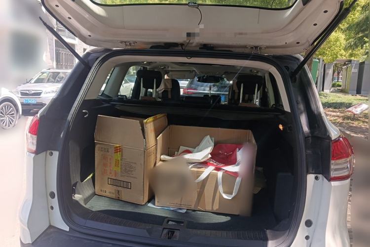 Used Ford Kuga 2013 1.6L GTDi Two-Wheel-Drive Trend Model Trunk