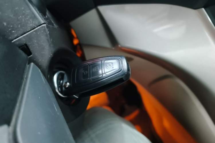 Used Ford Kuga 2013 2.0L GTDi Four-Wheel-Drive Elite Model Vehicle Key