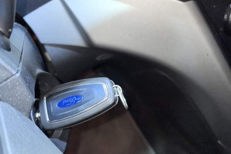Used Ford Kuga 2013 1.6L GTDi Two-Wheel-Drive Comfort Model Vehicle Key