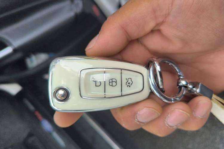Used Ford Kuga 2013 1.6L GTDi Two-Wheel-Drive Trend Model Vehicle Key
