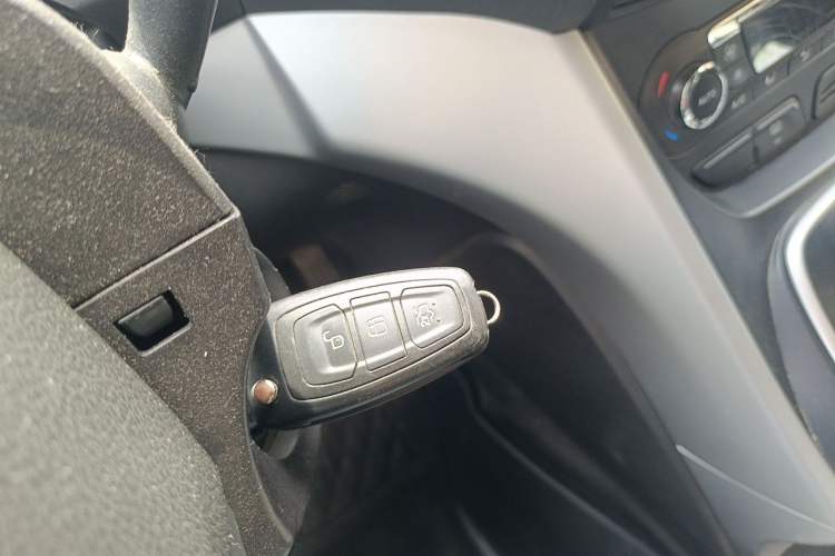 Used Ford Kuga 2013 1.6L GTDi Two-Wheel-Drive Trend Model Vehicle Key