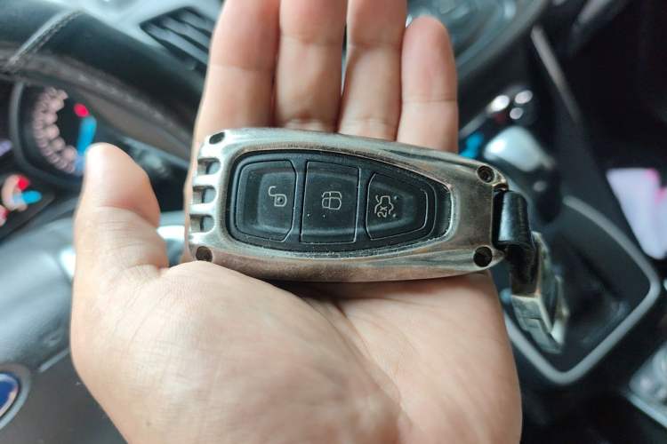 Used Ford Kuga 2013 2.0L GTDi Four-Wheel Drive Premium Model Vehicle Key