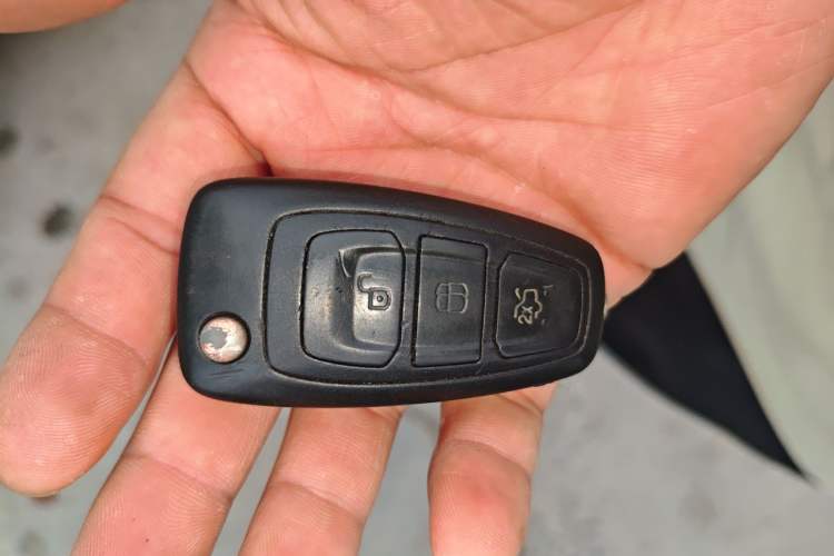 Used Ford Kuga 2013 1.6L GTDi Two-Wheel-Drive Trend Model Vehicle Key