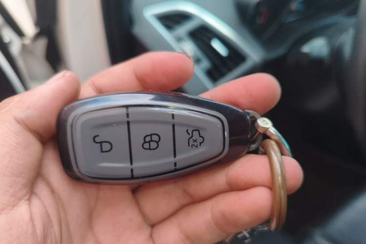 Used Ford Kuga 2013 2.0L GTDi Four-Wheel-Drive Sport Model Vehicle Key