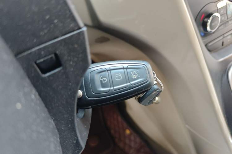 Used Ford Kuga 2013 2.0L GTDi Four-Wheel-Drive Elite Model Vehicle Key
