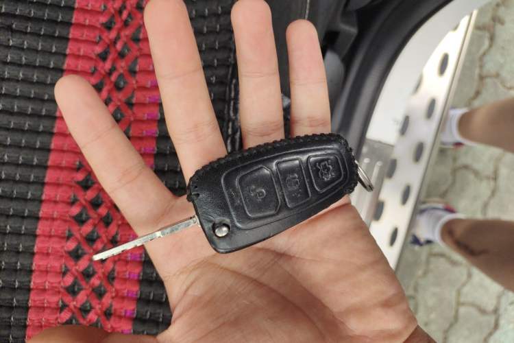 Used Ford Kuga 2013 1.6L GTDi Two-Wheel-Drive Comfort Model Vehicle Key