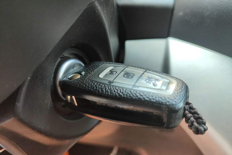 Used Ford Kuga 2013 1.6L GTDi Two-Wheel-Drive Trend Model Vehicle Key
