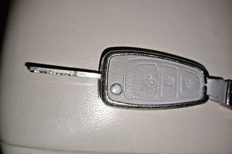 Used Ford Kuga 2013 2.0L GTDi Four-Wheel-Drive Elite Model Vehicle Key