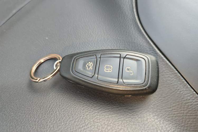 Used Ford Kuga 2013 2.0L GTDi Four-Wheel-Drive Elite Model Vehicle Key
