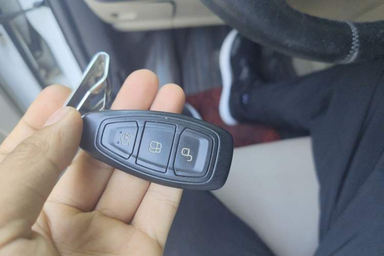 Used Ford Kuga 2013 2.0L GTDi Four-Wheel Drive Premium Model Vehicle Key