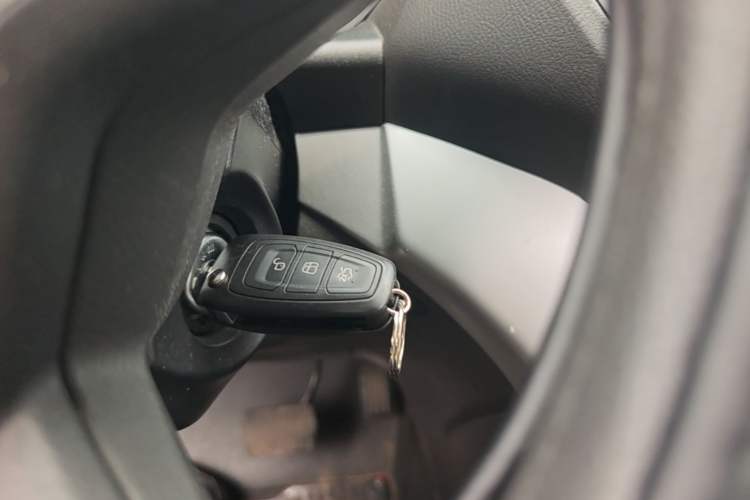 Used Ford Kuga 2013 1.6L GTDi Two-Wheel-Drive Comfort Model Vehicle Key