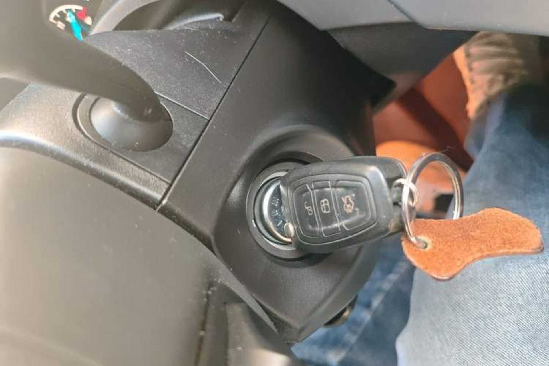 Used Ford Kuga 2013 1.6L GTDi Two-Wheel-Drive Trend Model Vehicle Key