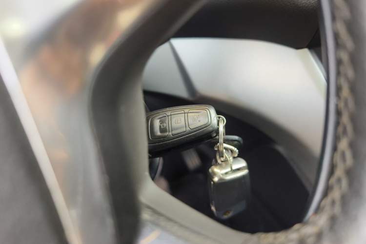 Used Ford Kuga 2013 1.6L GTDi Two-Wheel-Drive Trend Model Vehicle Key