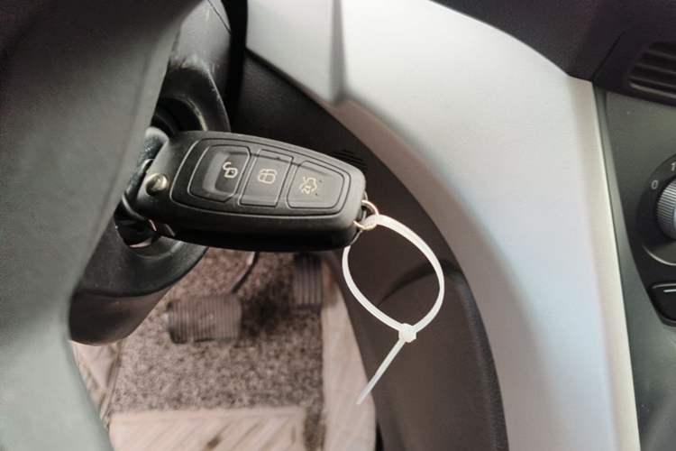 Used Ford Kuga 2013 1.6L GTDi Two-Wheel-Drive Comfort Model Vehicle Key