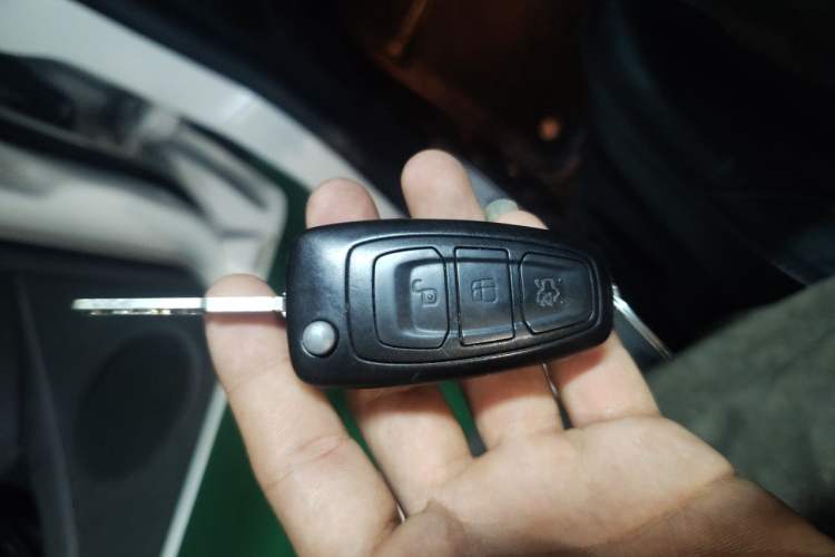 Used Ford Kuga 2013 1.6L GTDi Two-Wheel-Drive Trend Model Vehicle Key