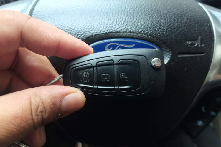 Used Ford Kuga 2013 2.0L GTDi Four-Wheel Drive Premium Model Vehicle Key