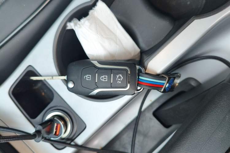 Used Ford Kuga 2013 1.6L GTDi Two-Wheel-Drive Comfort Model Vehicle Key