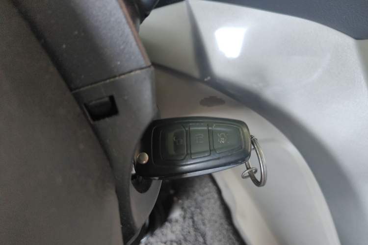 Used Ford Kuga 2013 2.0L GTDi Four-Wheel-Drive Elite Model Vehicle Key