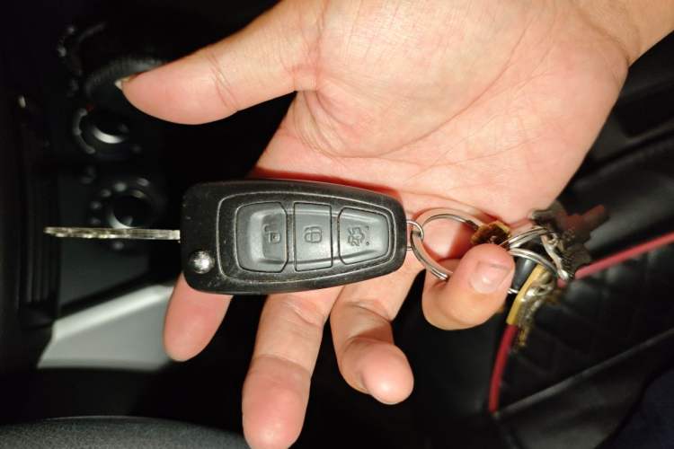 Used Ford Kuga 2013 1.6L GTDi Two-Wheel-Drive Comfort Model Vehicle Key