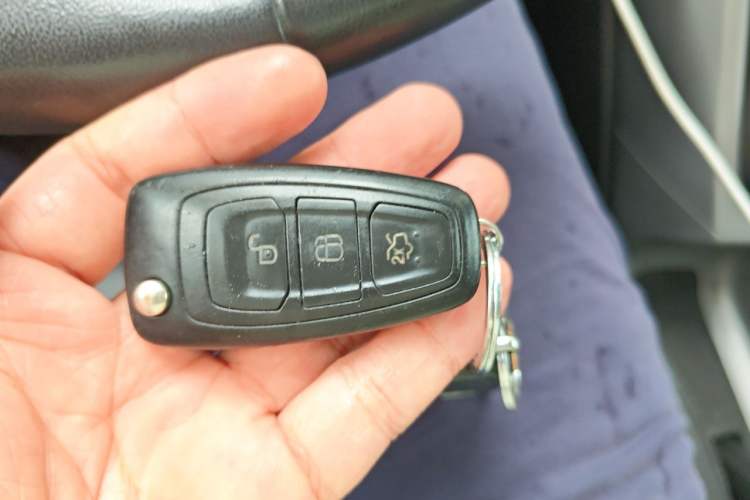 Used Ford Kuga 2013 1.6L GTDi Two-Wheel-Drive Trend Model Vehicle Key