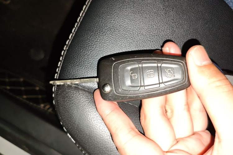 Used Ford Kuga 2013 1.6L GTDi Two-Wheel-Drive Trend Model Vehicle Key