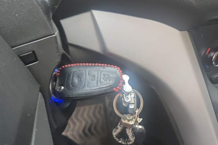 Used Ford Kuga 2013 1.6L GTDi Two-Wheel-Drive Trend Model Vehicle Key