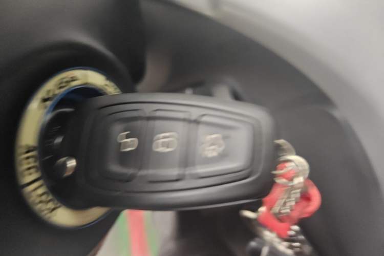 Used Ford Kuga 2013 1.6L GTDi Two-Wheel-Drive Trend Model Vehicle Key