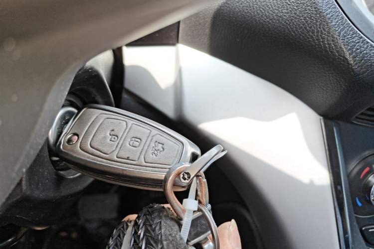 Used Ford Kuga 2013 1.6L GTDi Two-Wheel-Drive Trend Model Vehicle Key