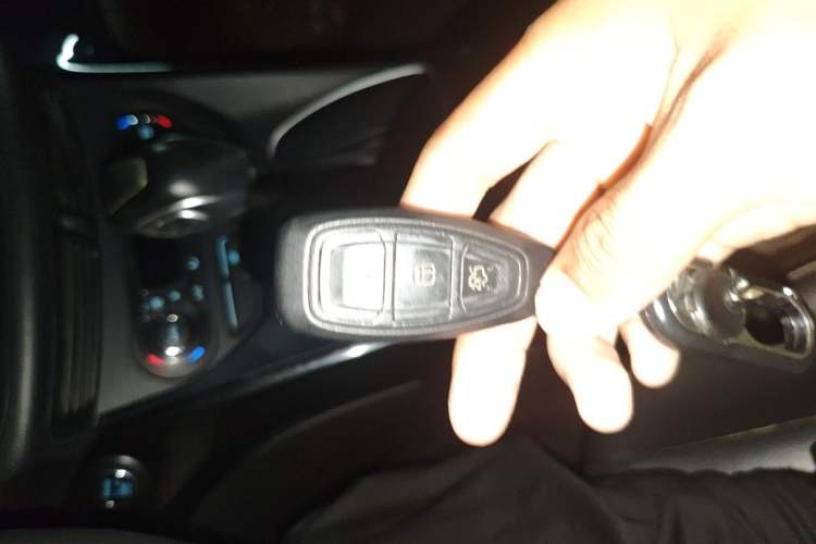 Used Ford Kuga 2013 2.0L GTDi Four-Wheel Drive Premium Model Vehicle Key