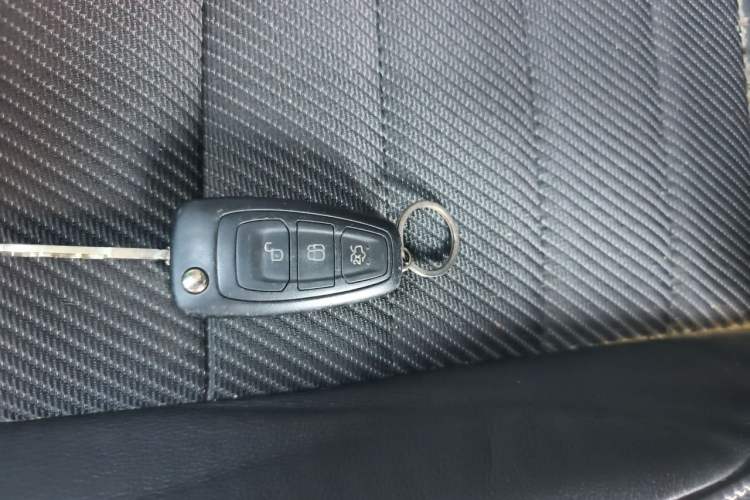 Used Ford Kuga 2013 1.6L GTDi Two-Wheel-Drive Trend Model Vehicle Key