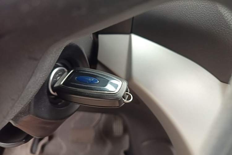 Used Ford Kuga 2013 1.6L GTDi Two-Wheel-Drive Comfort Model Vehicle Key