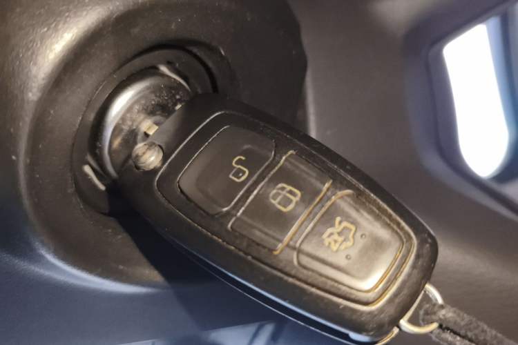 Used Ford Kuga 2013 1.6L GTDi Two-Wheel-Drive Comfort Model Vehicle Key