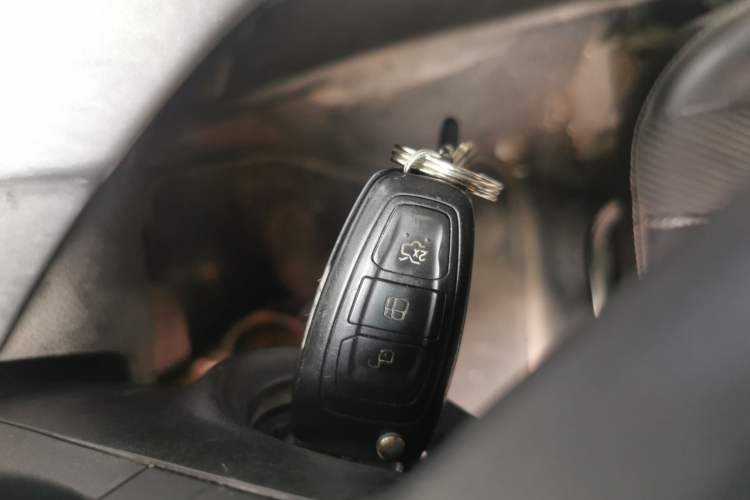 Used Ford Kuga 2013 1.6L GTDi Two-Wheel-Drive Trend Model Vehicle Key