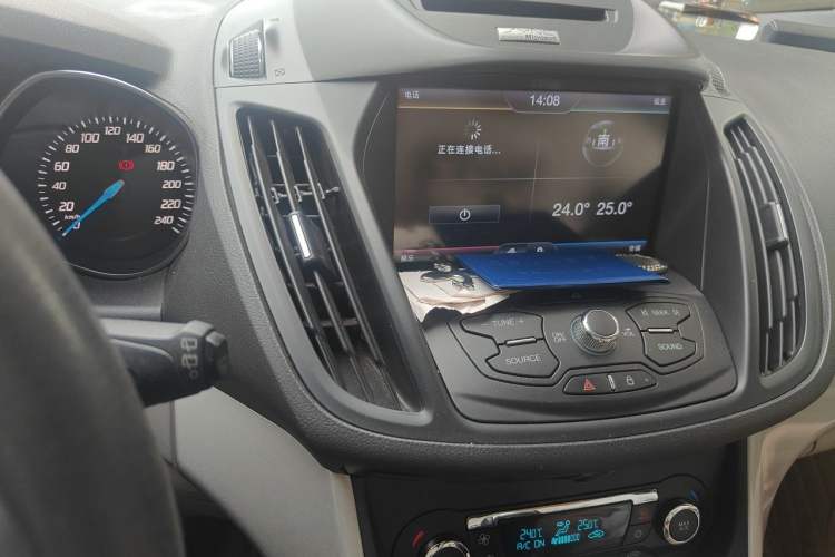 Used Ford Kuga 2013 1.6L GTDi 4x4 Elite Model Audio And AC Panel
