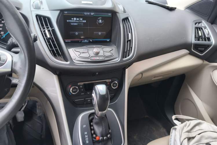 Used Ford Kuga 2013 1.6L GTDi 4x4 Elite Model Audio And AC Panel