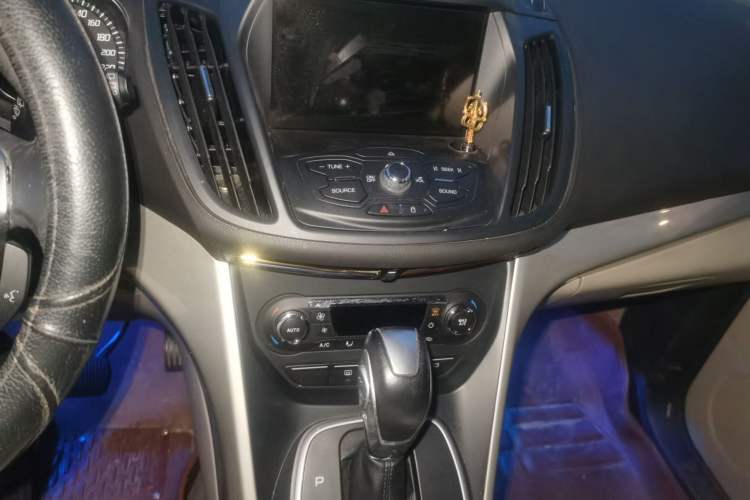 Used Ford Kuga 2013 1.6L GTDi 4x4 Elite Model Audio And AC Panel