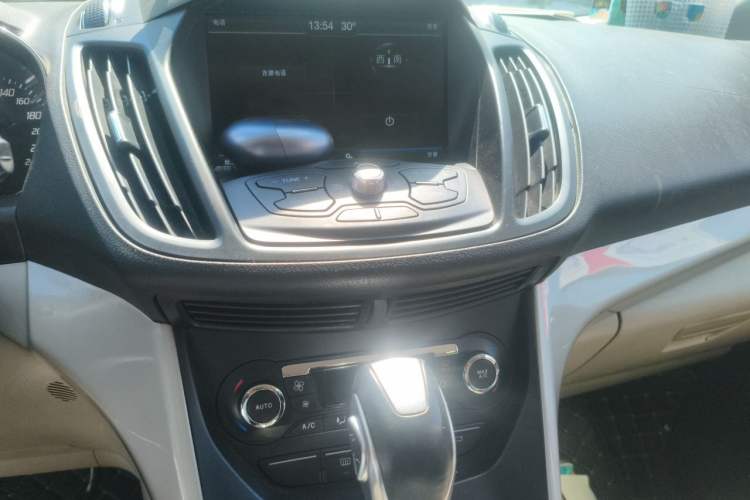 Used Ford Kuga 2013 1.6L GTDi 4x4 Elite Model Audio And AC Panel