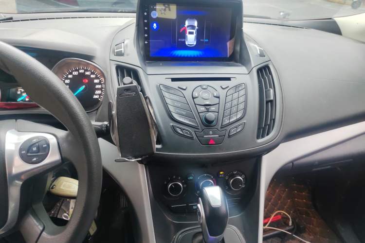 Used Ford Kuga 2013 1.6L GTDi Two-Wheel-Drive Comfort Model Audio And AC Panel