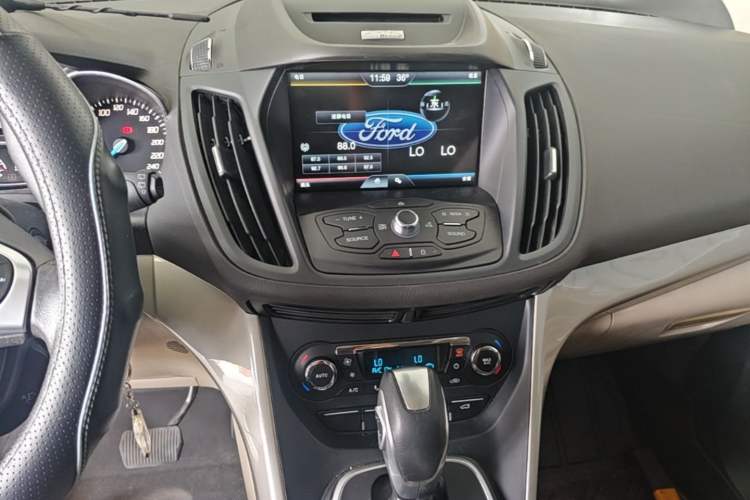 Used Ford Kuga 2013 1.6L GTDi 4x4 Elite Model Audio And AC Panel