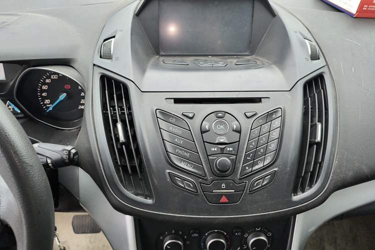 Used Ford Kuga 2013 1.6L GTDi Two-Wheel-Drive Comfort Model Audio And AC Panel