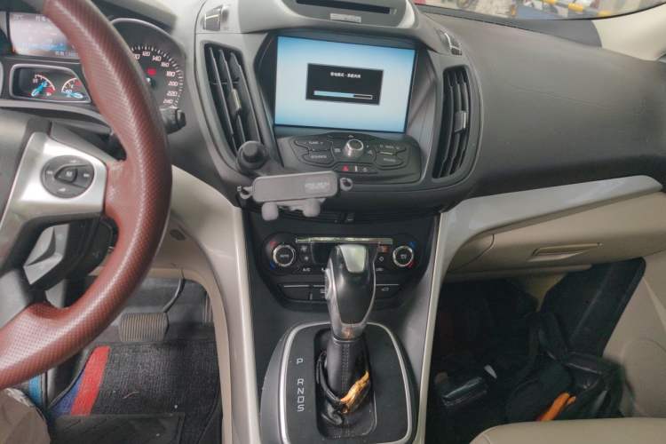 Used Ford Kuga 2013 1.6L GTDi 4x4 Elite Model Audio And AC Panel