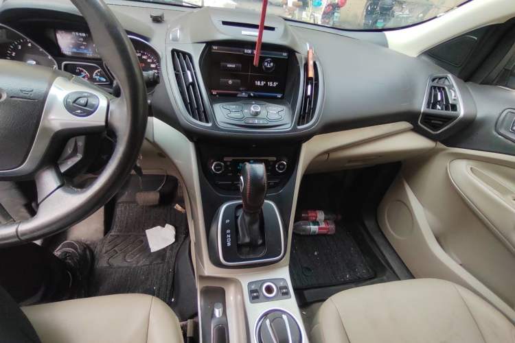Used Ford Kuga 2013 1.6L GTDi 4x4 Elite Model Audio And AC Panel
