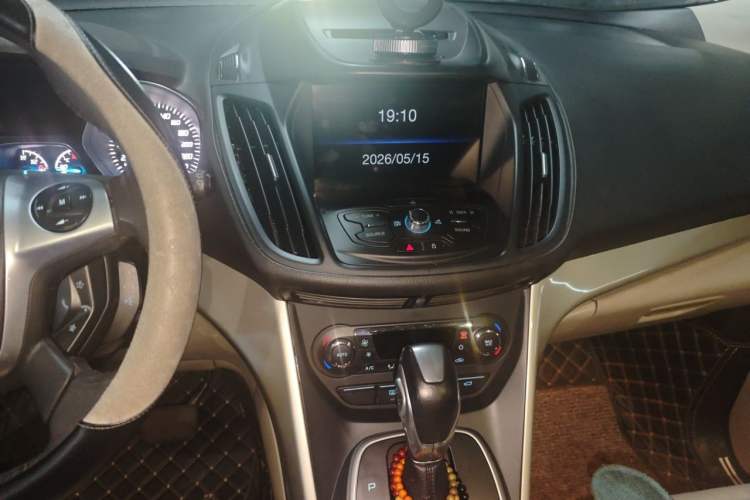 Used Ford Kuga 2013 1.6L GTDi 4x4 Elite Model Audio And AC Panel