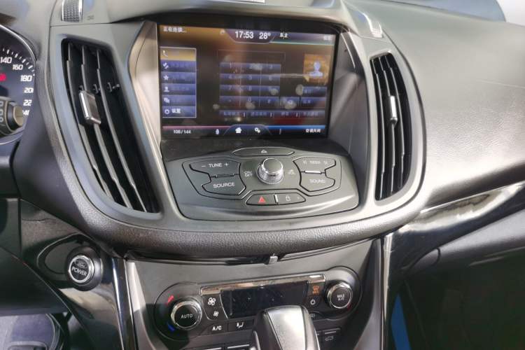 Used Ford Kuga 2013 2.0L GTDi Four-Wheel-Drive Sport Model Audio And AC Panel