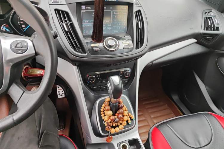 Used Ford Kuga 2013 1.6L GTDi Two-Wheel-Drive Trend Model Audio And AC Panel