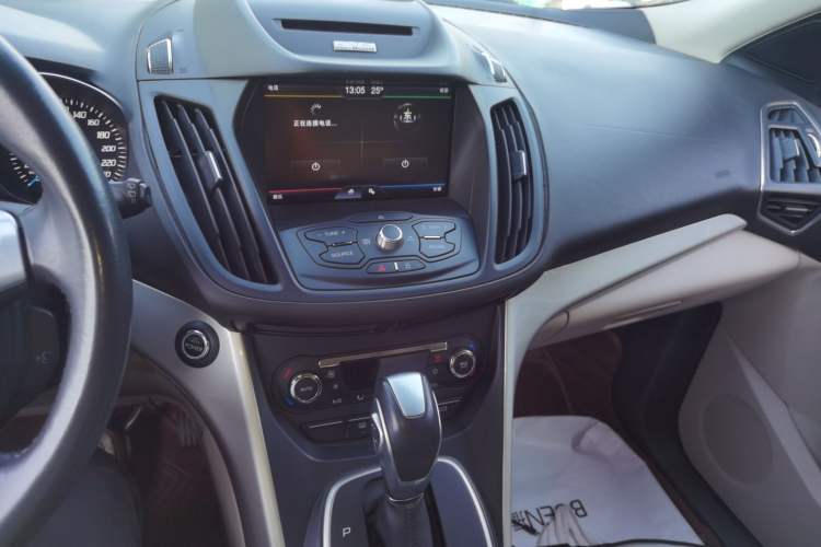Used Ford Kuga 2013 1.6L GTDi 4x4 Elite Model Audio And AC Panel
