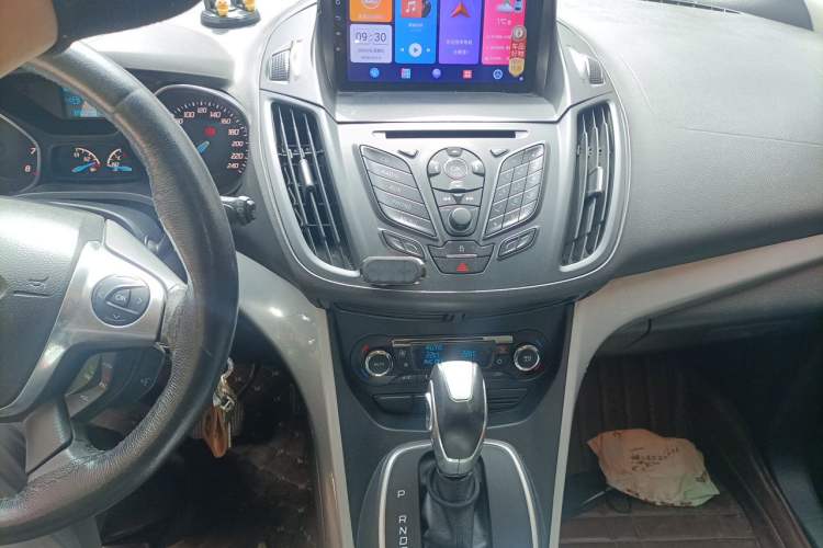 Used Ford Kuga 2013 1.6L GTDi Two-Wheel-Drive Trend Model Audio And AC Panel