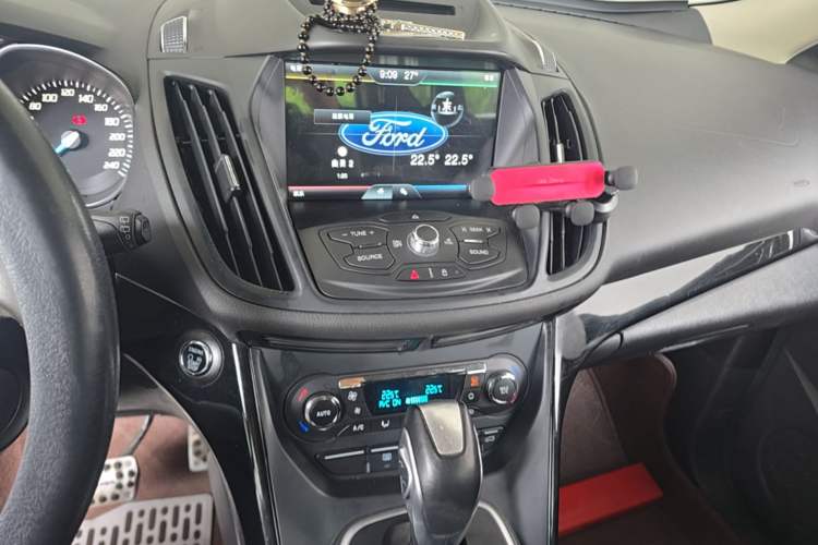Used Ford Kuga 2013 2.0L GTDi Four-Wheel-Drive Sport Model Audio And AC Panel