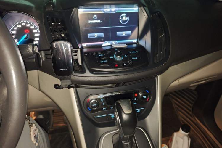 Used Ford Kuga 2013 1.6L GTDi 4x4 Elite Model Audio And AC Panel